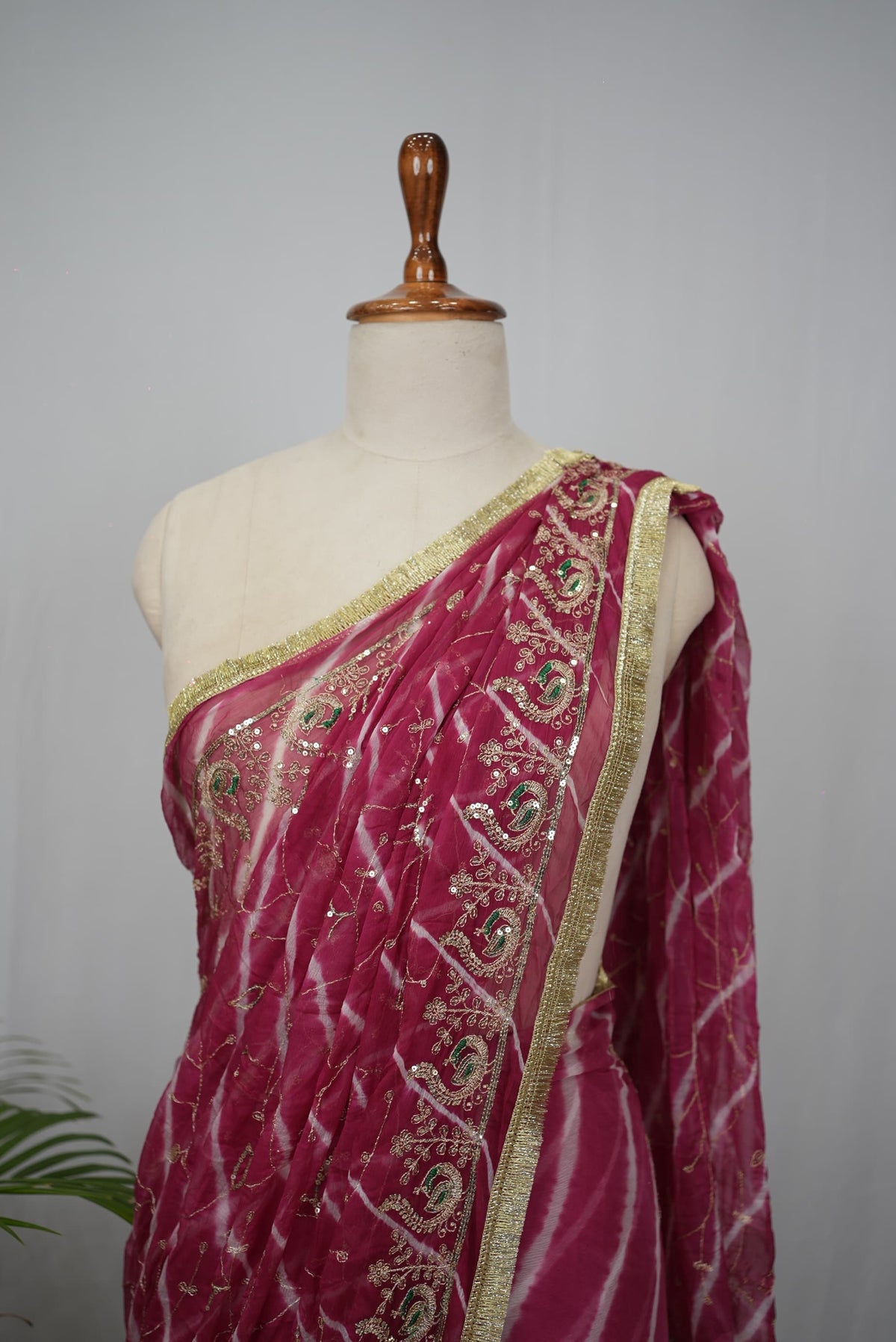 RAJWADI LEHRIYA SAREE WITH AARI TARI WORK (WITH BLOUSE)