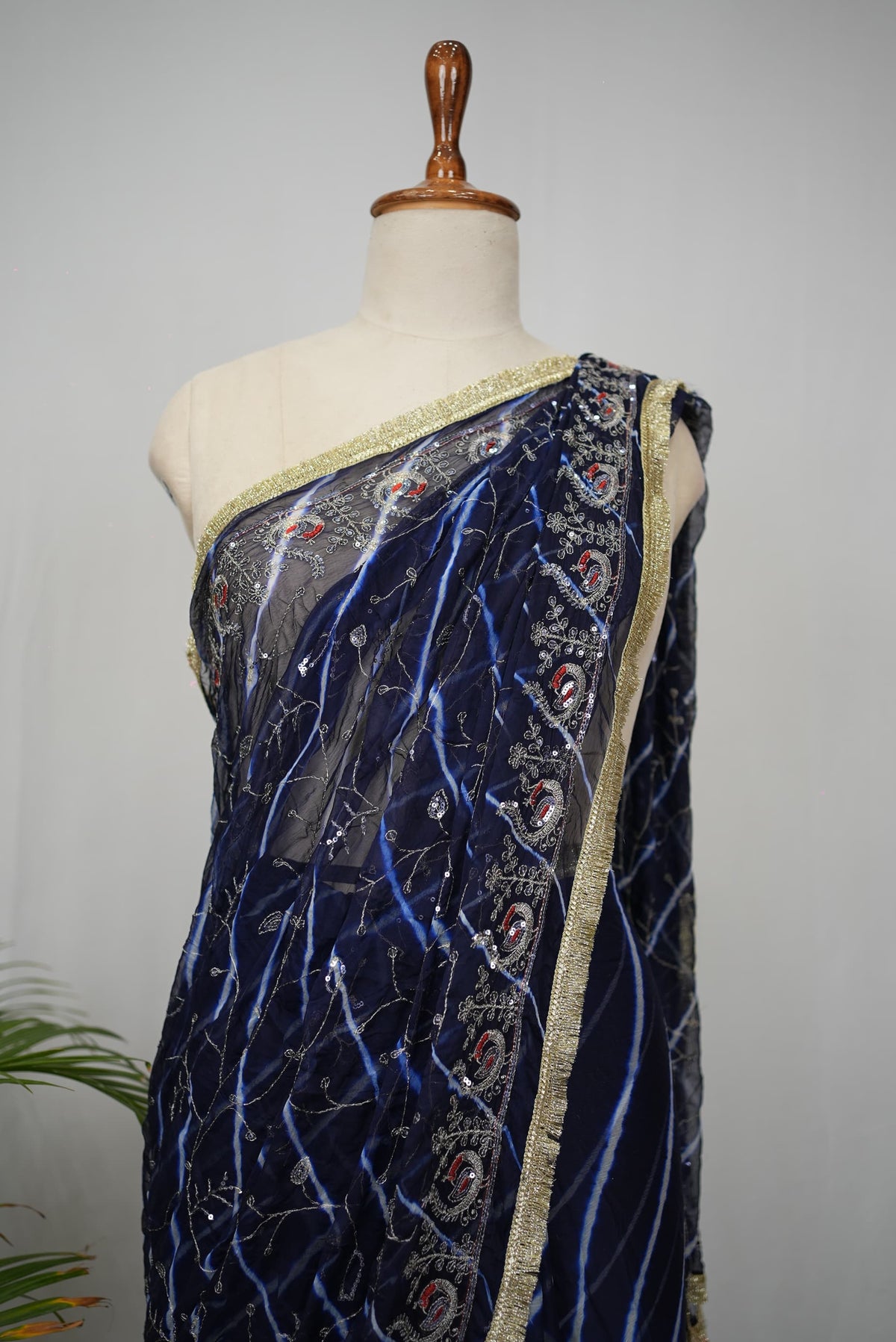 RAJWADI LEHRIYA SAREE WITH AARI TARI WORK (WITH BLOUSE)