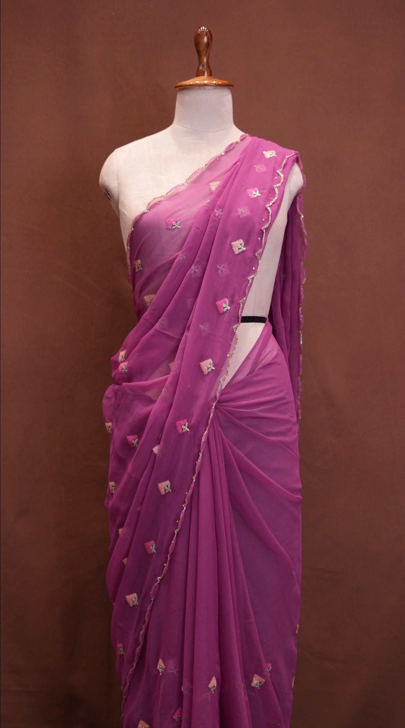 ROYAL GEORGETTE FABRIC SAREE WITH SMALL BUTI DESIGN AND CUT WORK BORDER (WITH RUNNIG BLOUSE) ##SR616