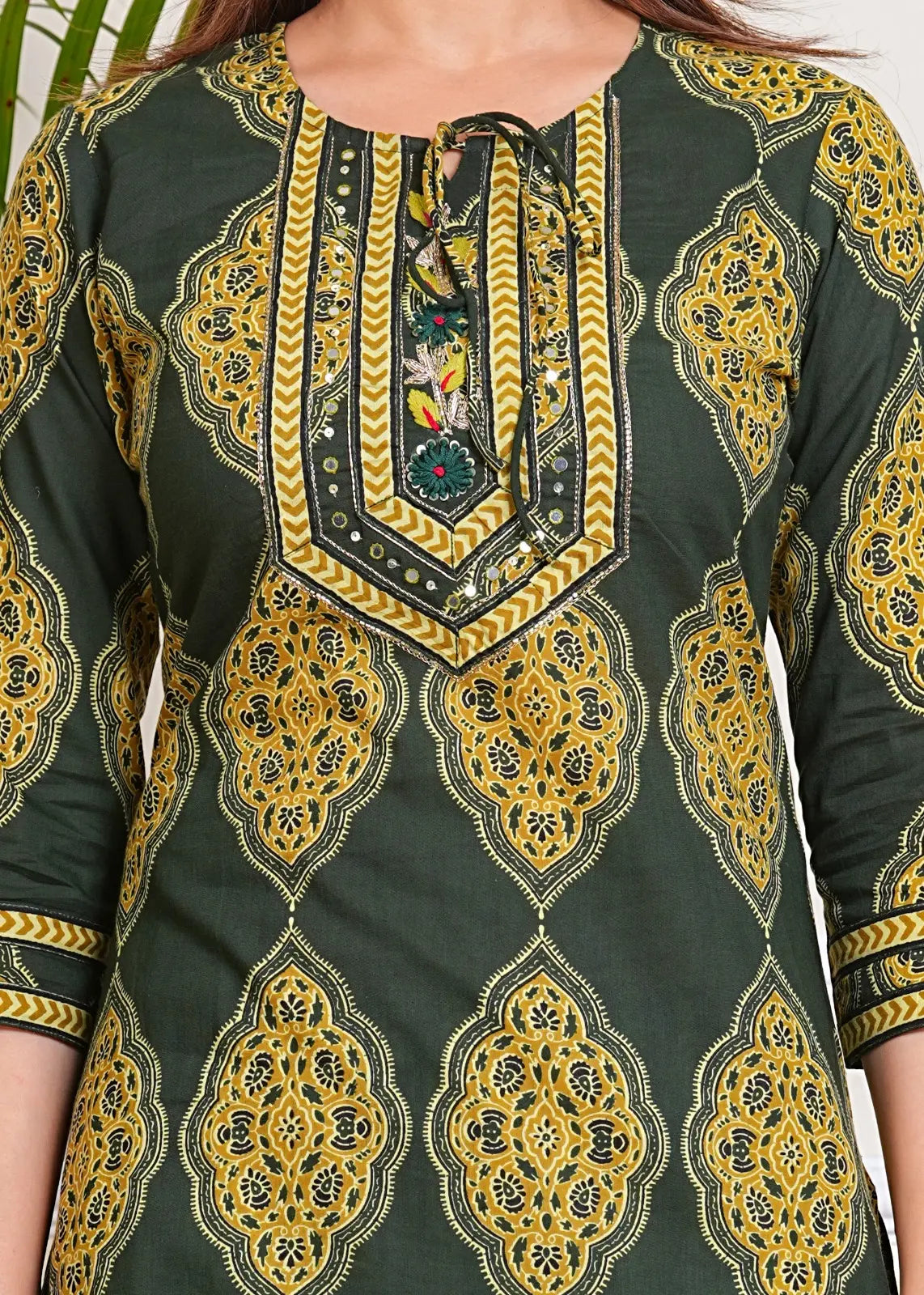 PURE SUPER COTTON 3-PIECE SUIT WITH DUPATTA (GREEN)