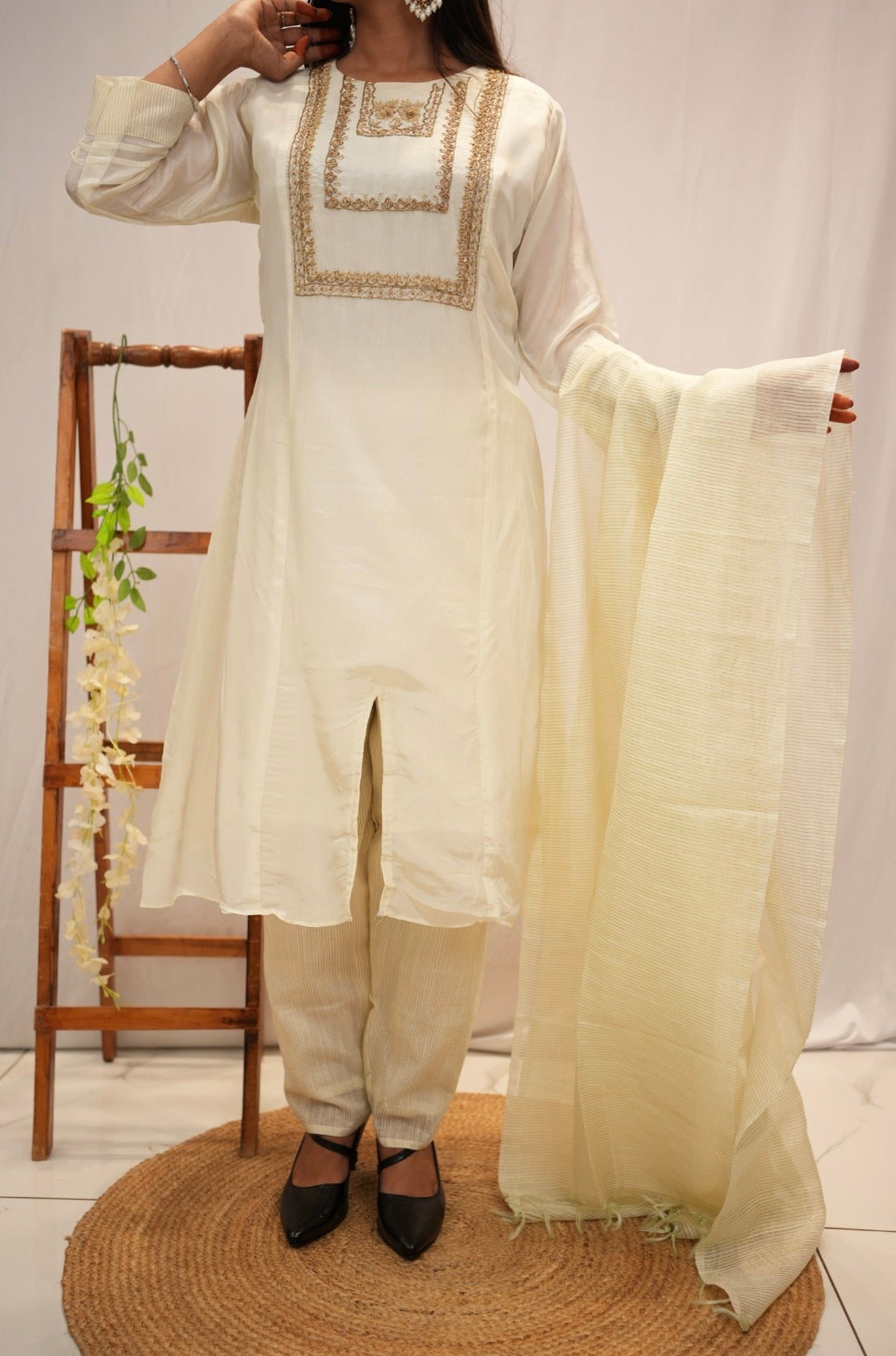 Elegant Ivory Embroidered Kurta Set