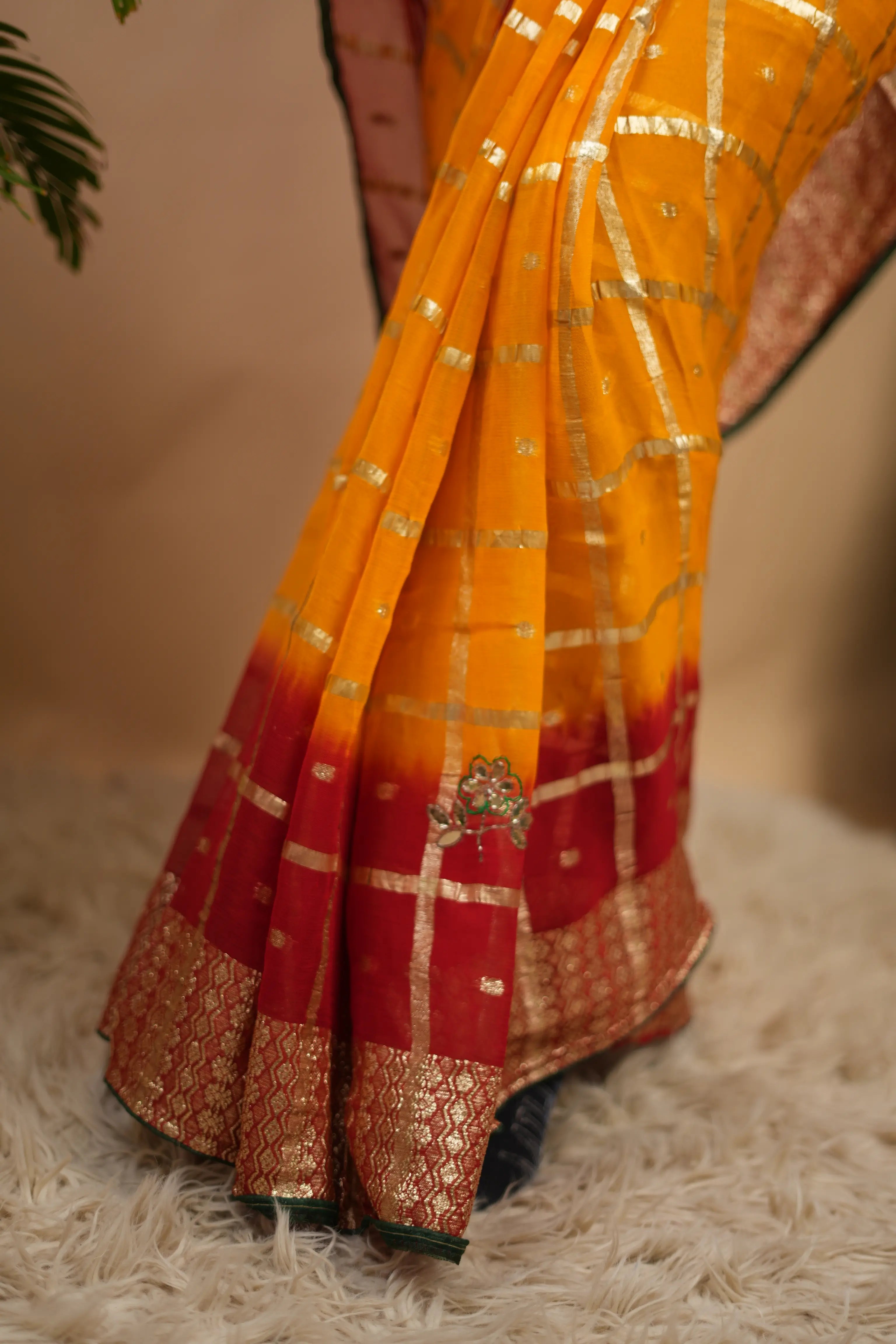 Checks Pattern Zari Weaving Handwork Traditional Pila Saree (With Blouse)