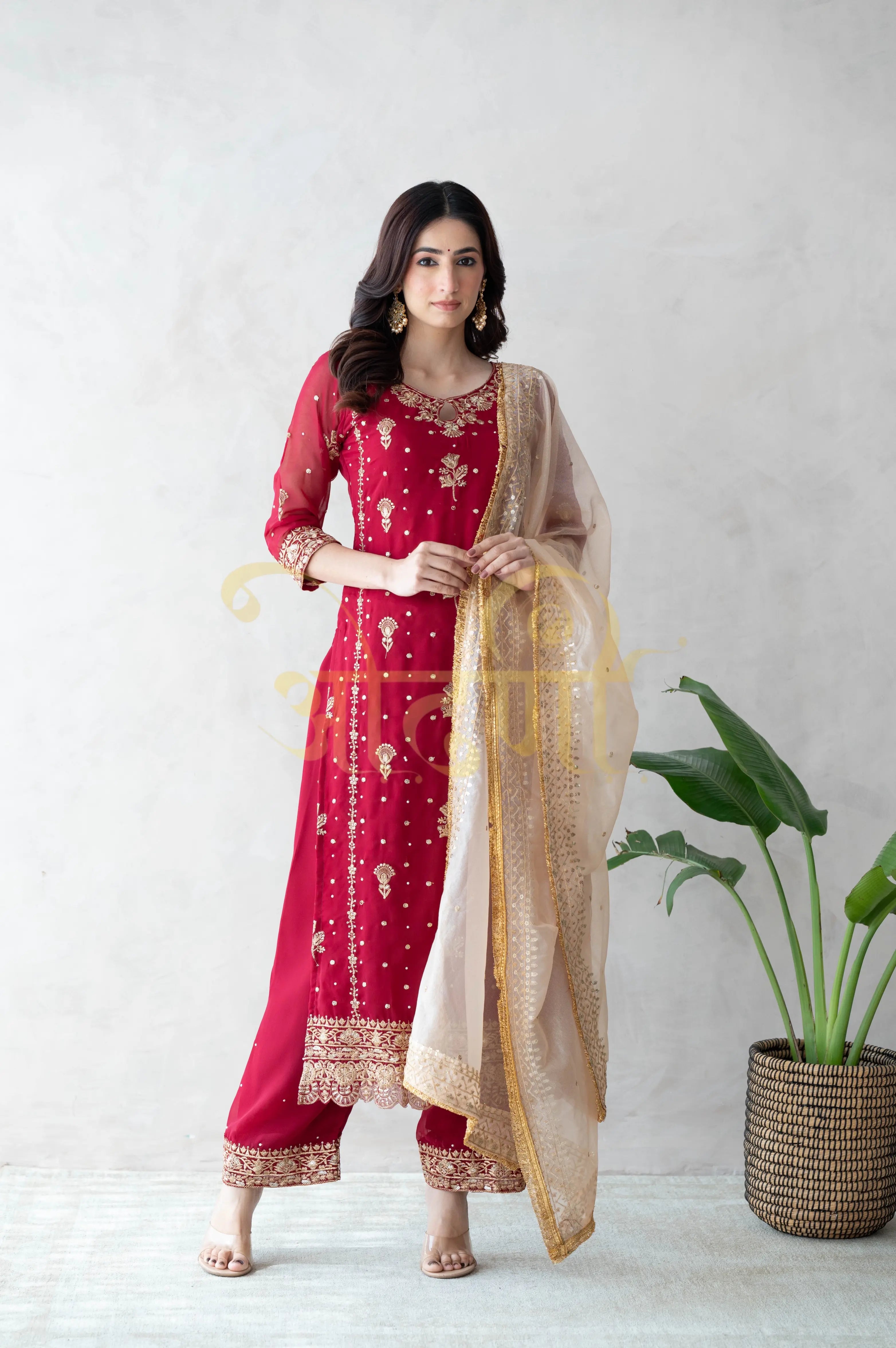 STRAIGHT FIT PAKISTHANI 3-PIECE SUIT WITH CONTRAST DUPATTA