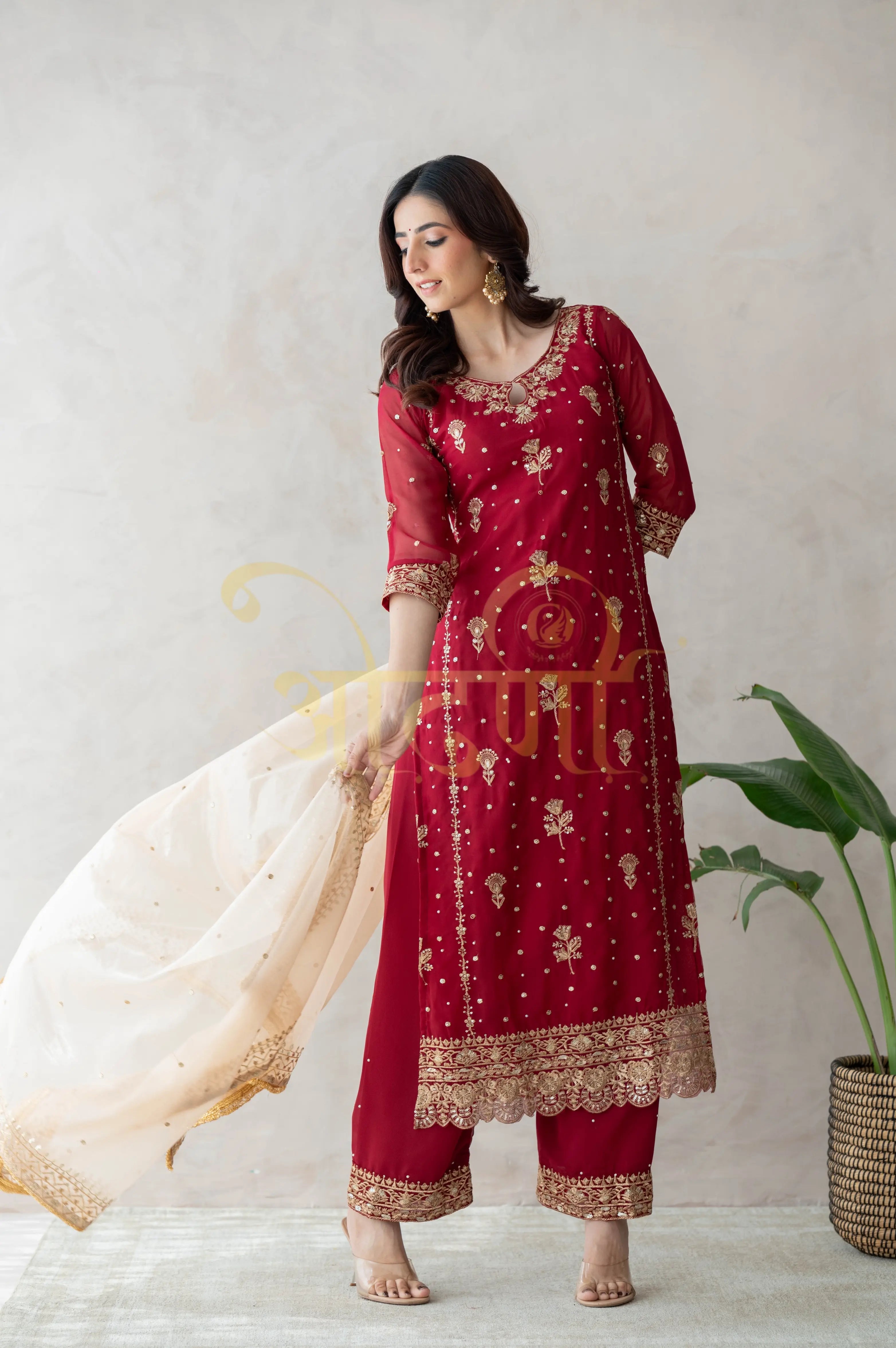 STRAIGHT FIT PAKISTHANI 3-PIECE SUIT WITH CONTRAST DUPATTA