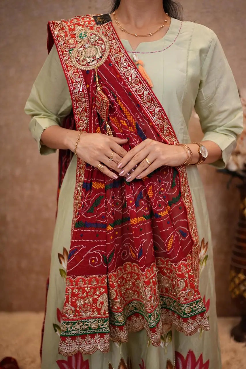 Brocha Pila Chunri – Elegant Traditional Ethnic Wear