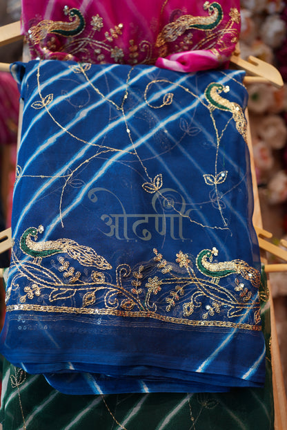 RAJPUTI SAREE WITH AARI-TARI WORK IN LEHARIYA & CHUNRI PATTERN  ##SR0168